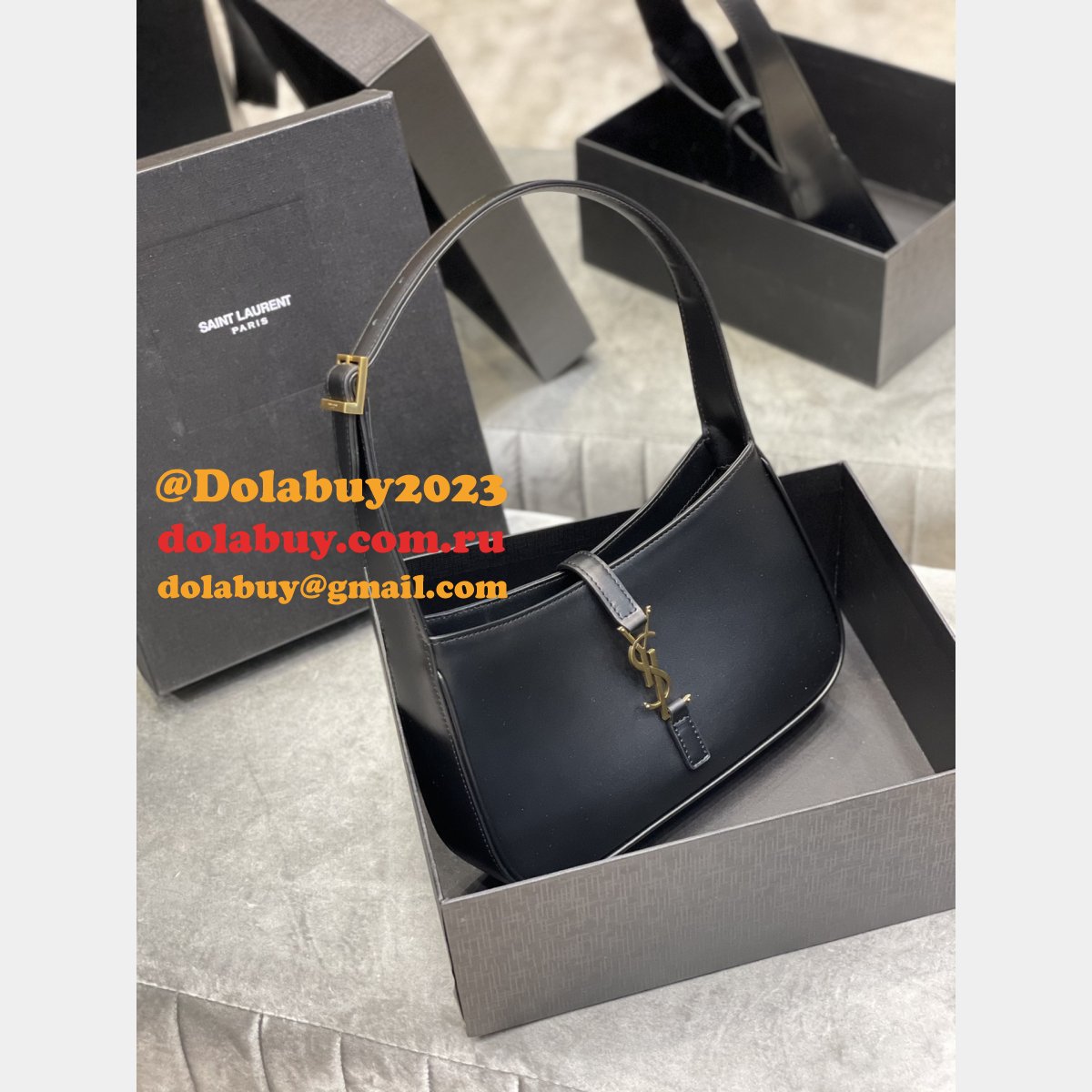 Replica Saint Laurent LE 5 À 7 hobo 657228 bag in matte python