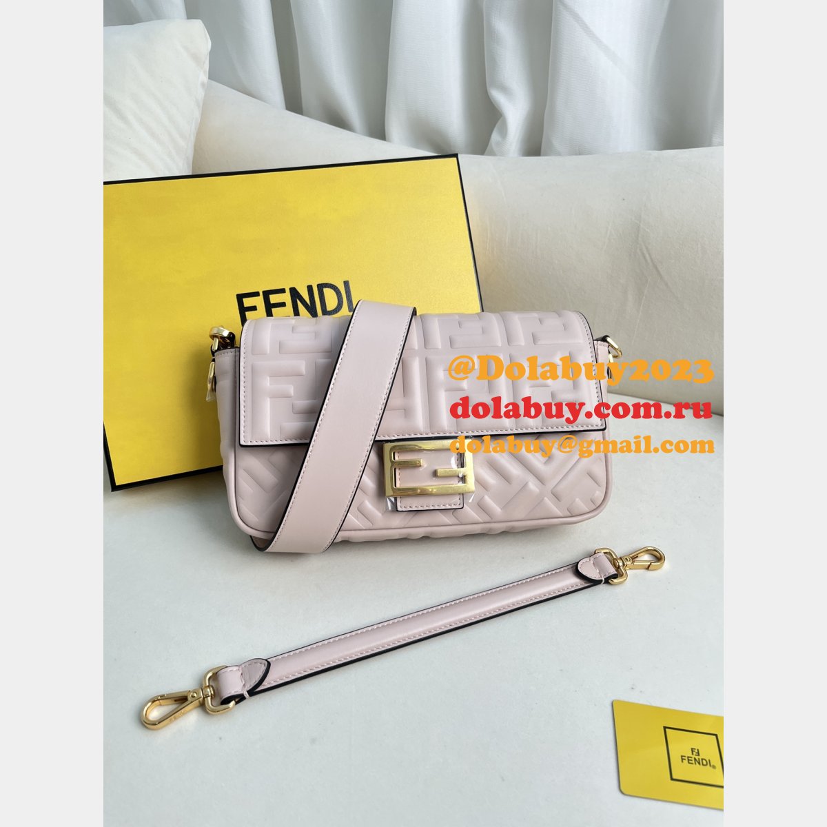 7 star F**di iconic baguette medium bag 211
