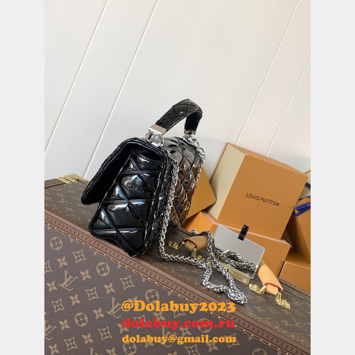 7 Star Luxury Patent Lambskin GO-14 Louis Vuitton Replica Twist Bag
