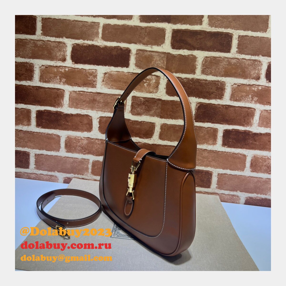 are there fake designer G*u*i 636709 jackie 1961 half hobo bag
