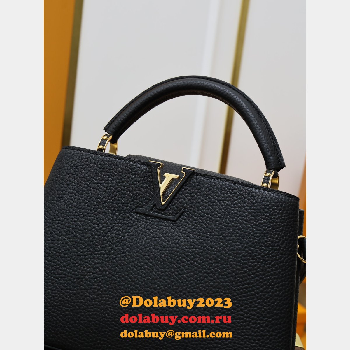 Luxury Designer Louis Vuitton Capucines BB M24728 Handbag